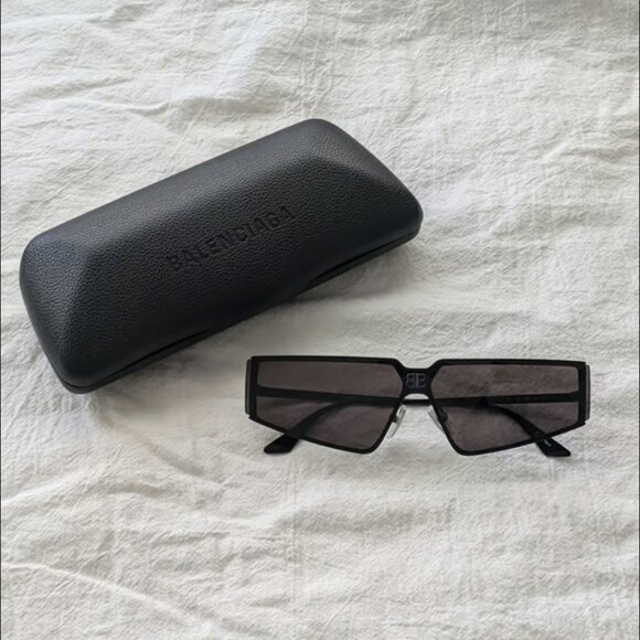 BALENCIAGA Black Thin Angular Sunglasses - Picture 1 of 7
